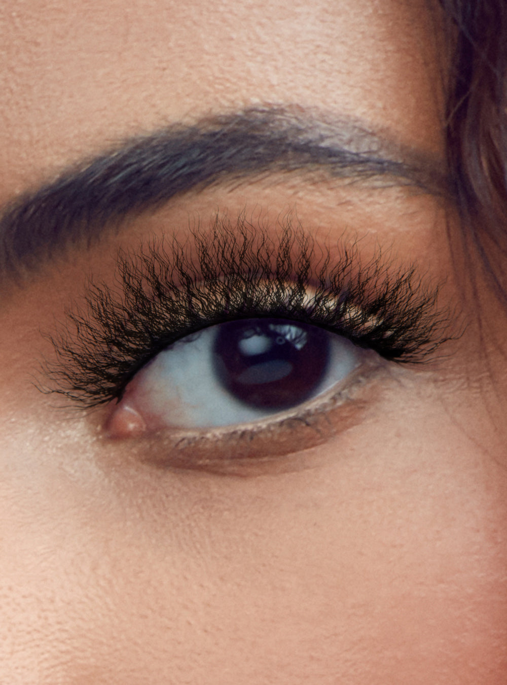 Elegant Wavy Lashes